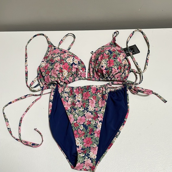 Triangle Bikini Tie Top & Bikini Tie Bottoms, Floral, Size 10 top & 8 bottom - Picture 2 of 15